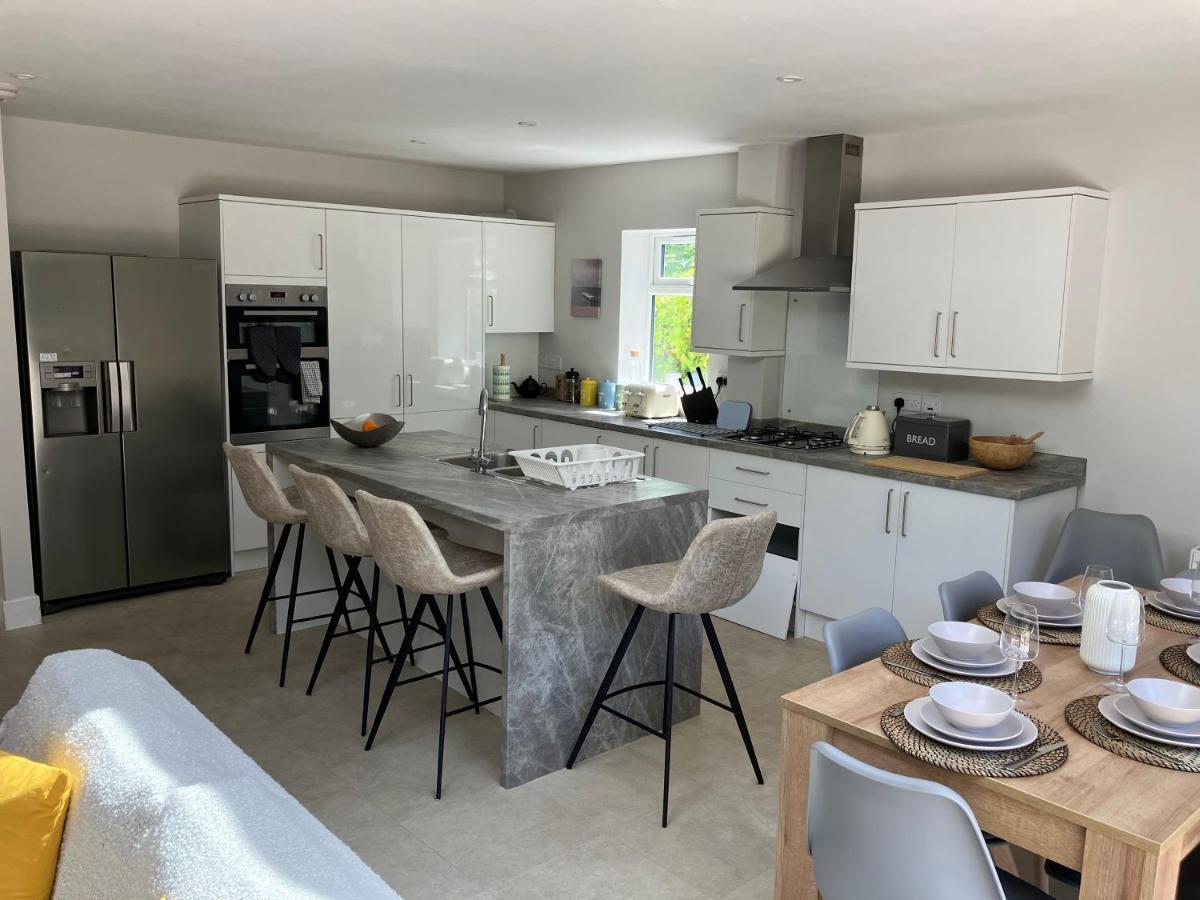 Beautiful 4 Double Bedroom House In Poole With Hot Tub, Near Sandbanks Ngoại thất bức ảnh